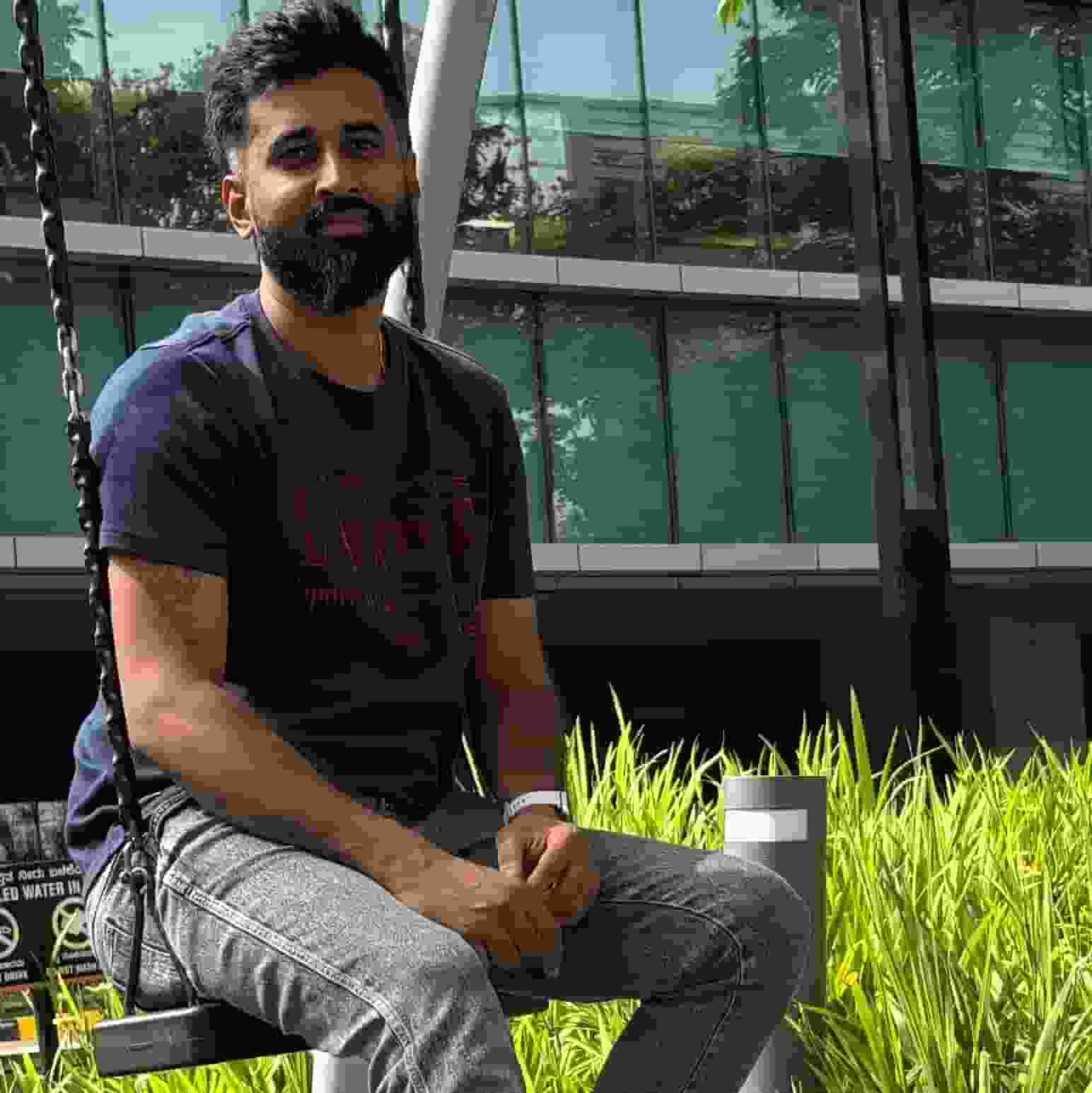 KarthiK-—͟͞͞★GOWDA◢◤ player image